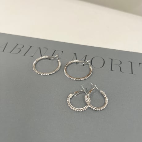 bijou line hoop pierce