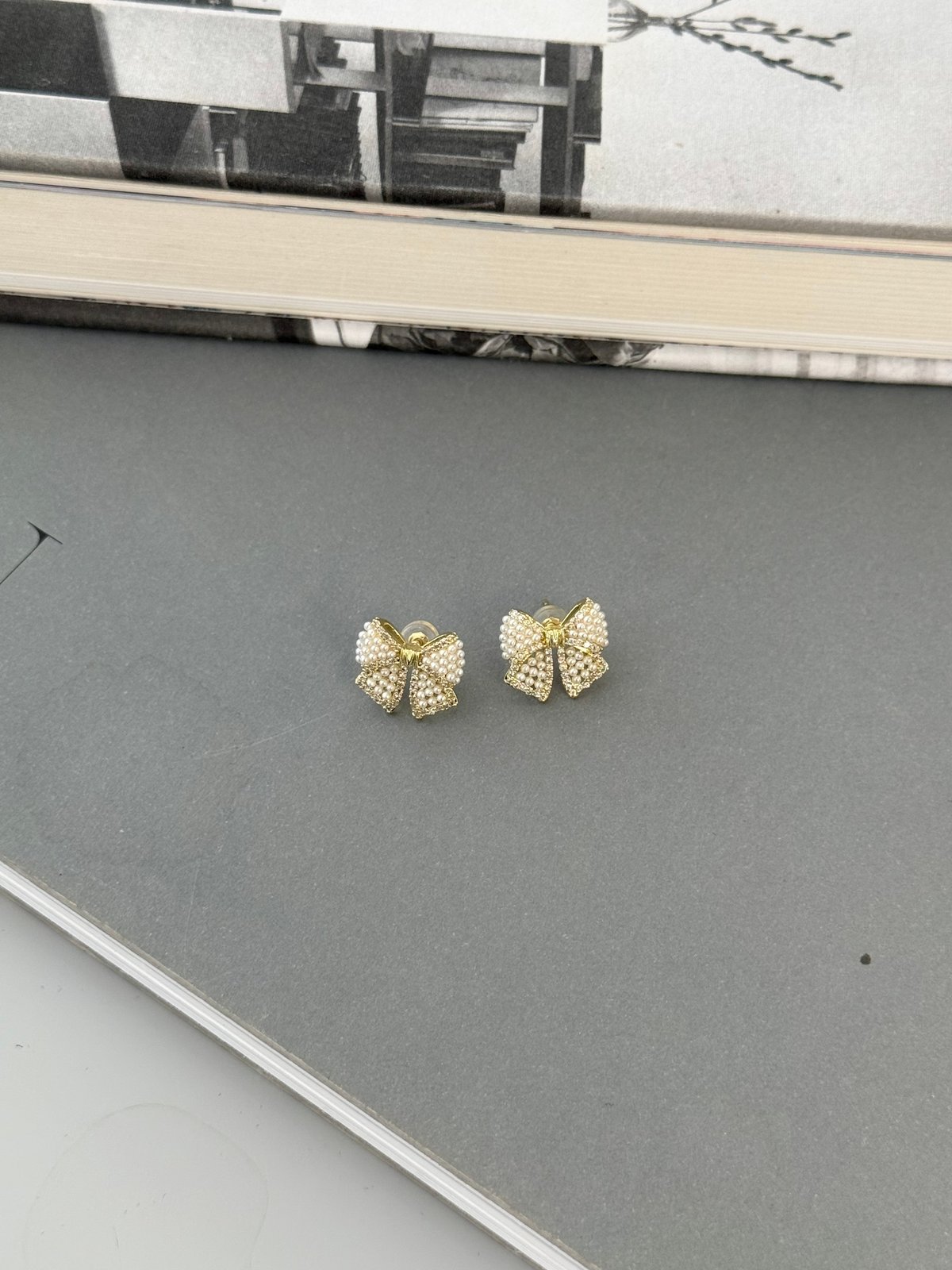 アクセサリー uiqut asymmetry ribbon pearl pierce ribbon pearl pierce | Lumiere jewelley shop