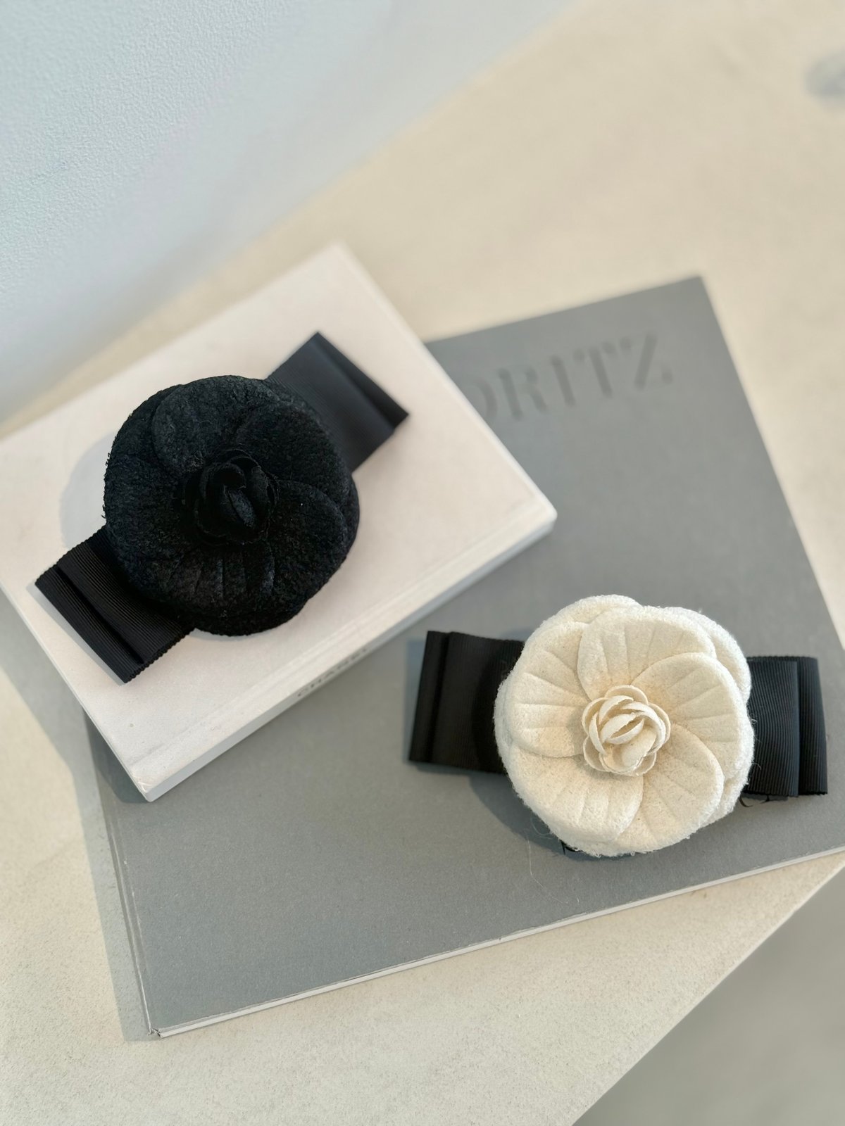 ヘアゴム CAMELIA A ヘアゴム CAMELIA A ALEXANDRE DE PARIS アレクサンドル ドゥ