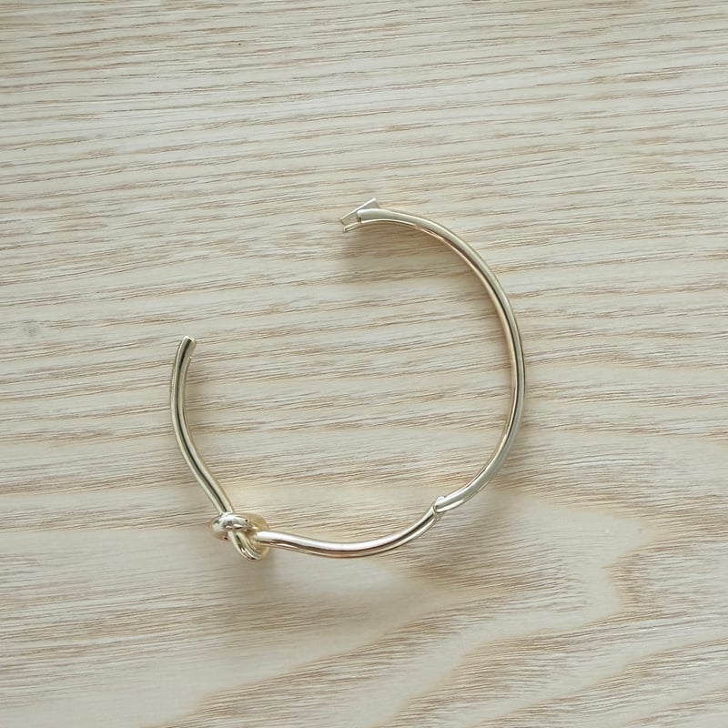knot touch bangle | DECOLLTE ACCESSORY knot touch bangle | DECOLLTE ACCESSORY