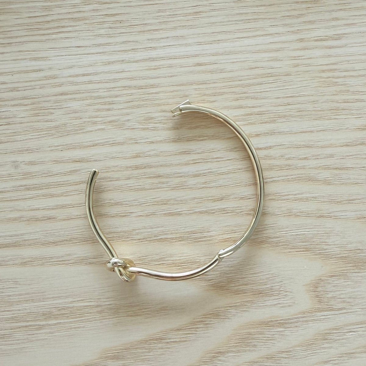 knot touch bangle | DECOLLTE ACCESSORY