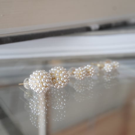 petit pearl ball pierce