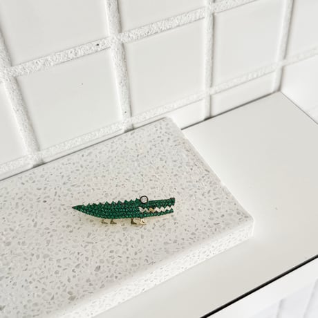 bijou crocodile brooch