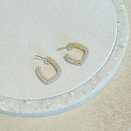 diamond shaped pearl pierce