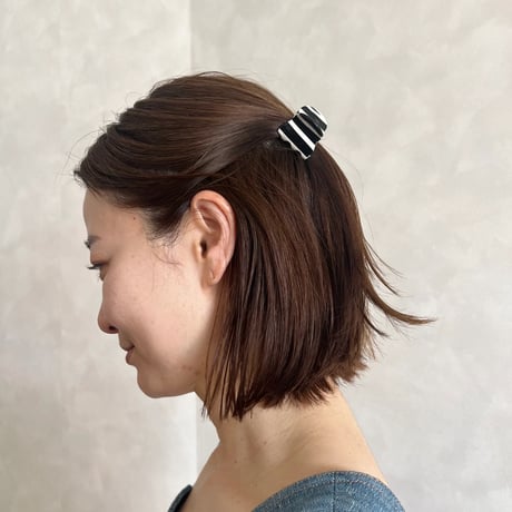 stripe monotone mini clip
