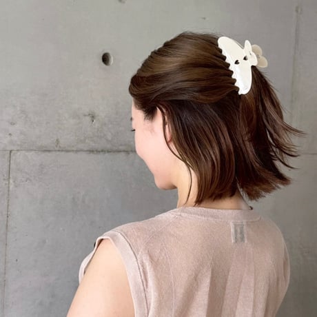 mono heart hair clip