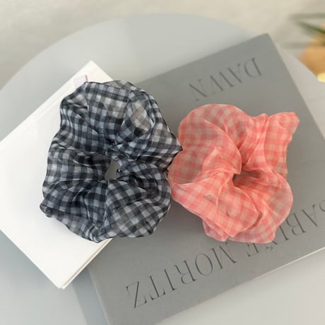 gingham check chouchou