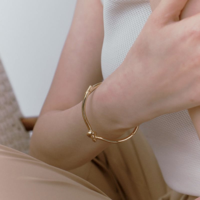 knot touch bangle | DECOLLTE ACCESSORY