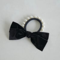 velvet ribbon pearl hairtie