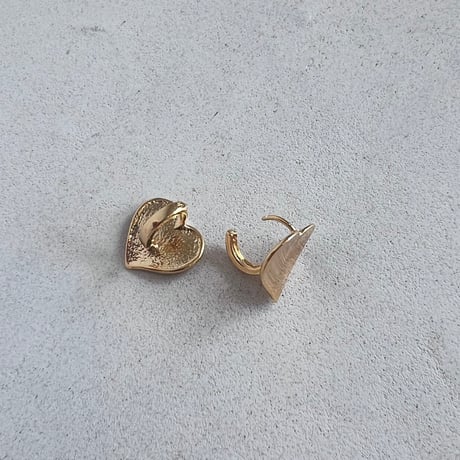 curve heart pierce