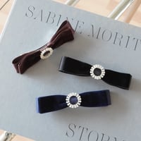 circle point velvet barrette