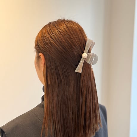 one pearl clip