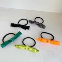 color ribbon tie
