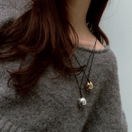 ball point choker necklace