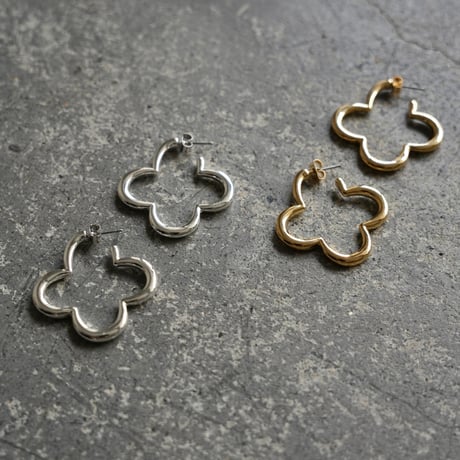 clover hoop pierce/earring