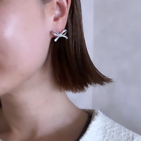 bijou ribbon pierce