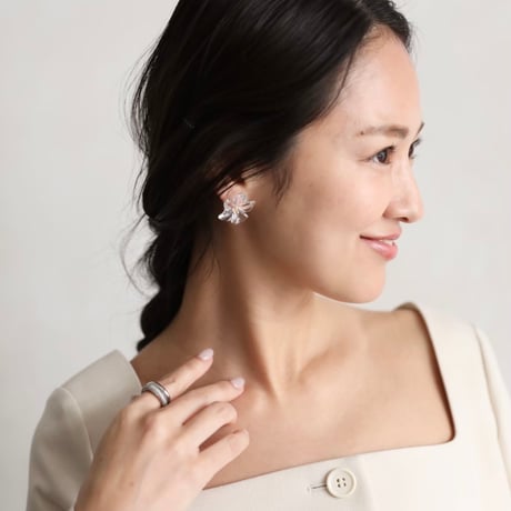 clear flower pierce