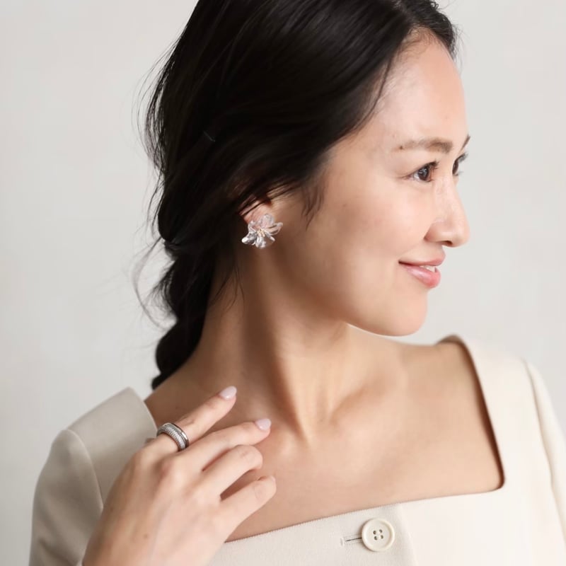 clear flower pierce | decollte_accessory