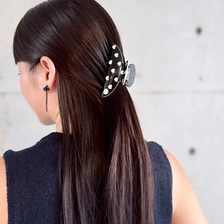 mono heart hair clip