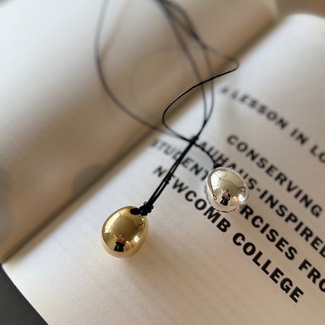 ball point choker necklace