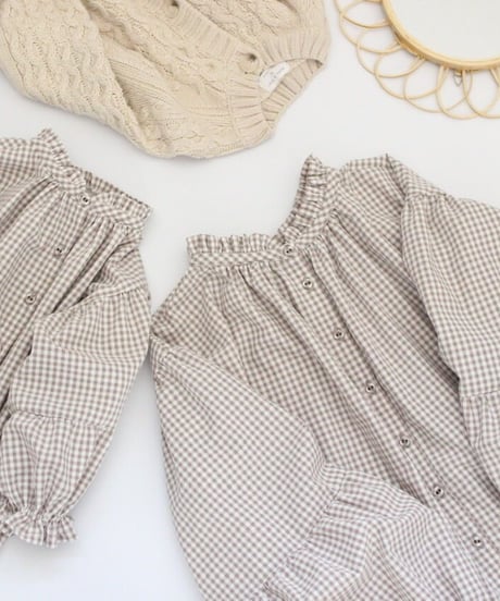 1月発送分gingham check tiered blouse
