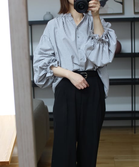 1月発送分gingham check tiered blouse