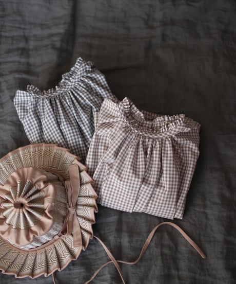 90〜110 gingham check tiered blouse