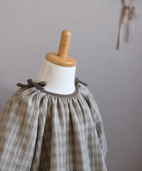 shoulder ribbon blouse