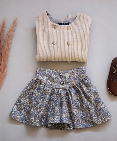 Round yoke short pants