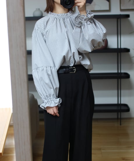 1月発送分gingham check tiered blouse