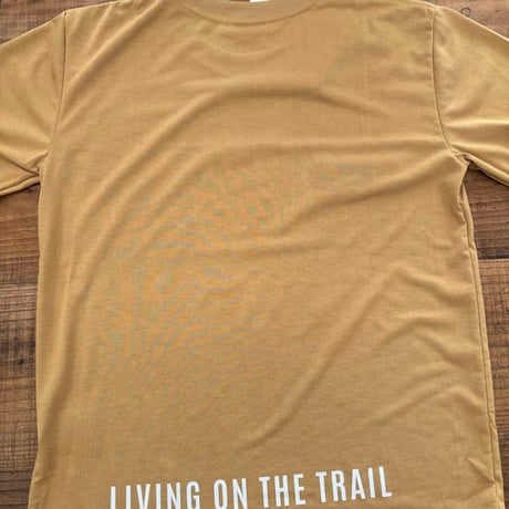 【IZU TRAIL Journey】Emblem Tee 2024 コヨーテイエロー