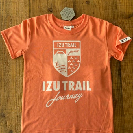 KIDS【IZU TRAIL Journey】 Emblem Tee 2024 フラミンゴピンク