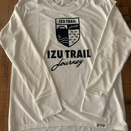 【IZU TRAIL Journey】Emblem LS Tee 2024 ホワイト