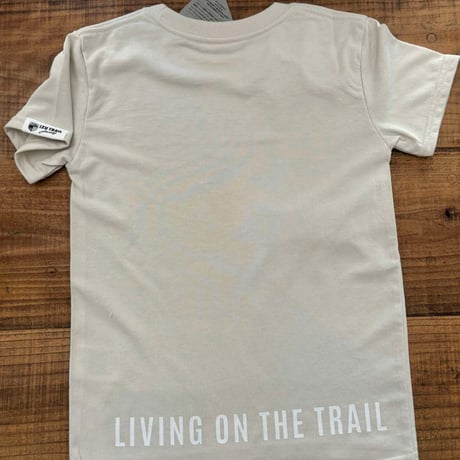 【IZU TRAIL Journey】 Emblem Tee 2024 ベージュ