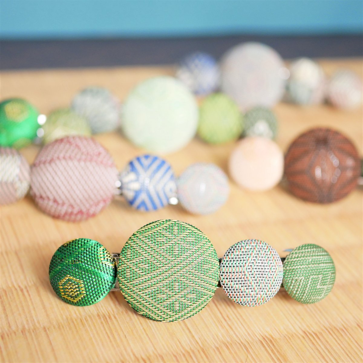 選べる！畳縁くるみボタン 和風バレッタ 4つボタン | iwasaki.tatami