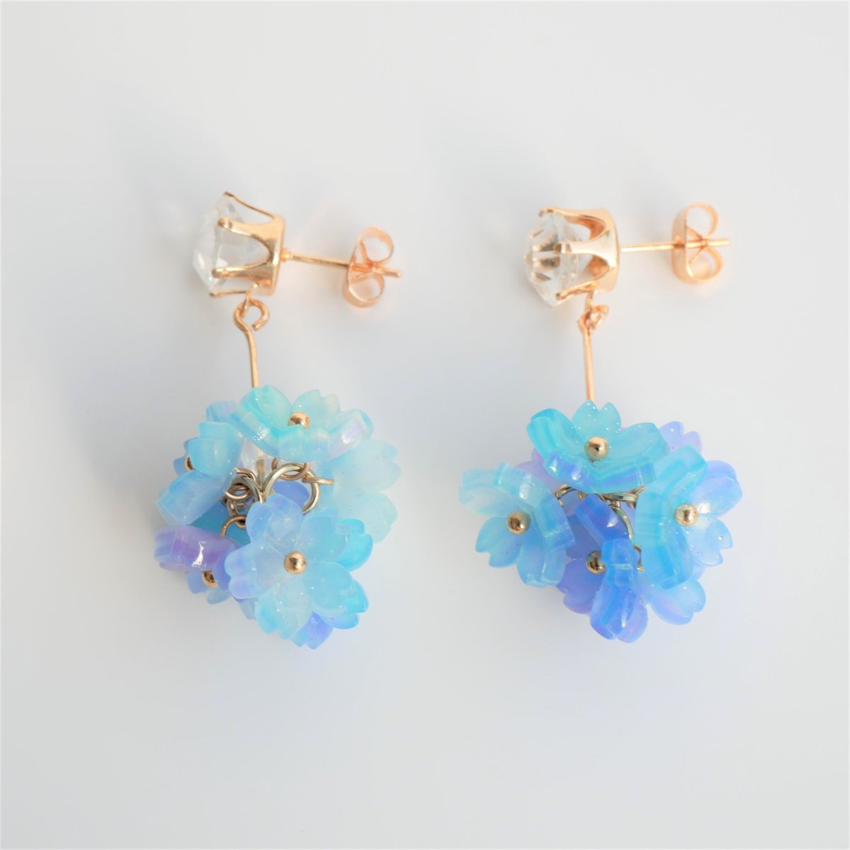 yuyuさん専用♡spring shower ピアス イヤリング 16kgf*ゆらゆら紫陽花イヤリング/ピアス | iwasaki.tatami