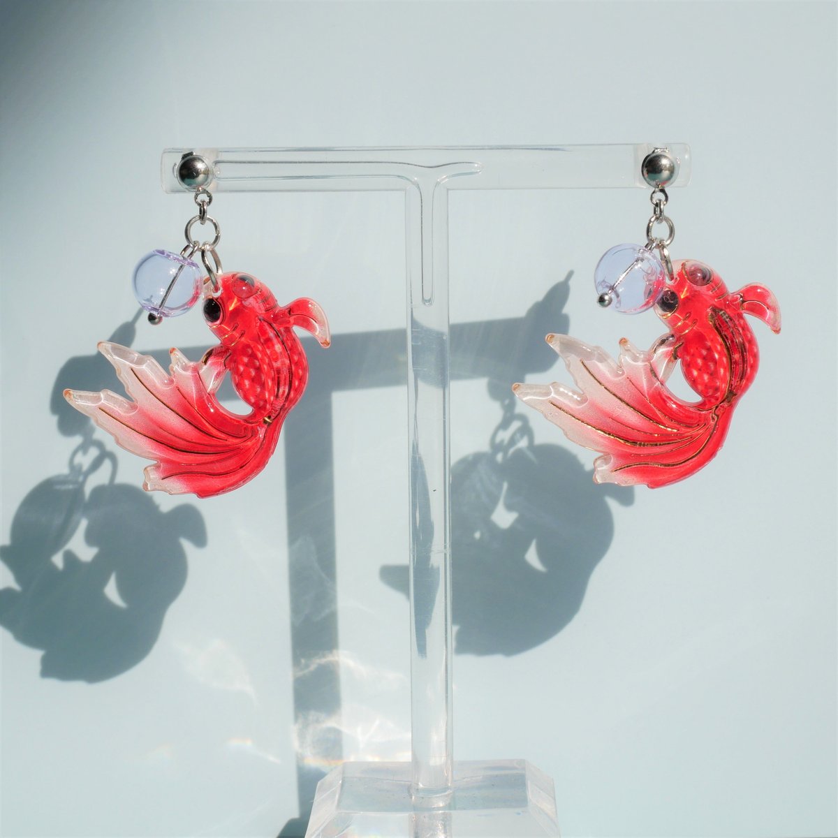 金魚のポコポコゆらゆらピアス ゆらゆら金魚イヤリング/ピアス | iwasaki.tatami