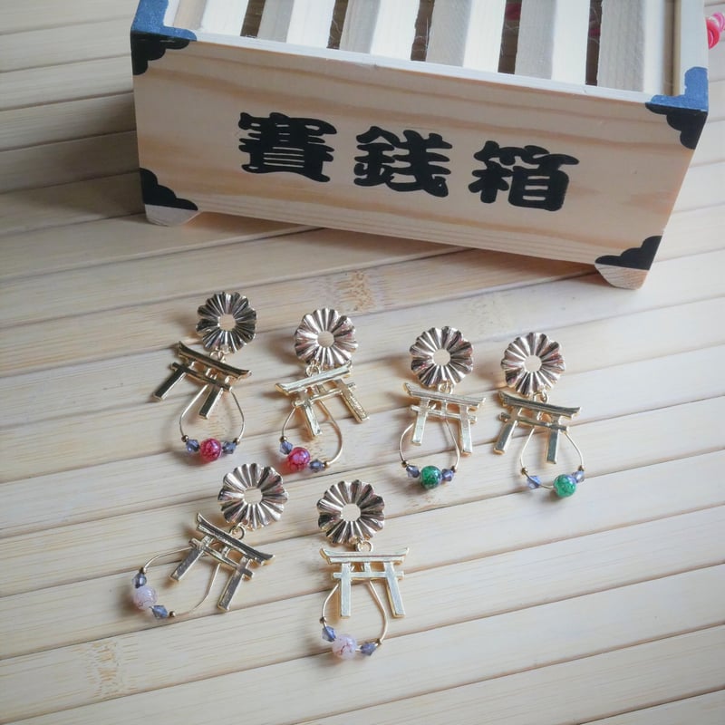 鳥居ピアス | iwasaki.tatami