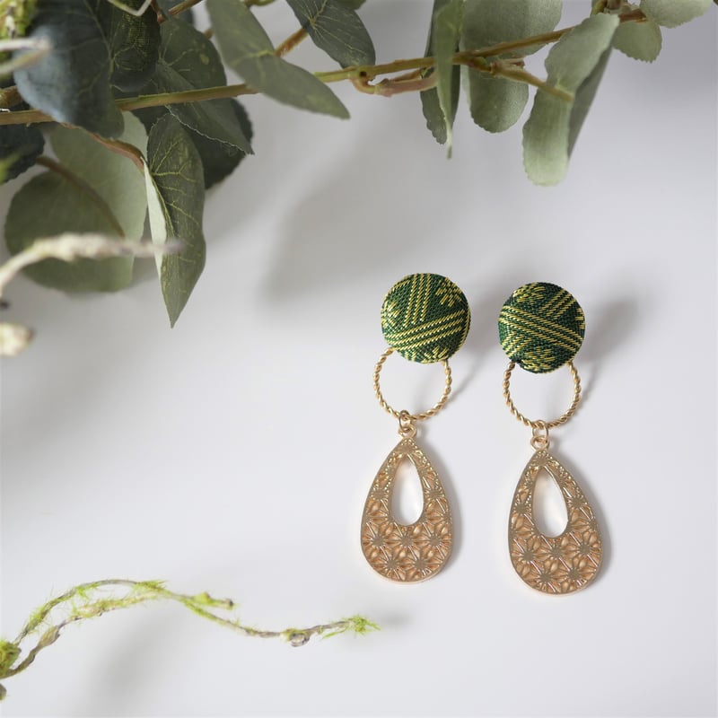 ミナペルホネン choucho くるみボタン ピアス/イヤリング ミナ