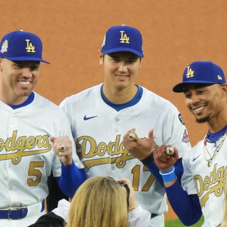 LOS ANGELES DODGERS 2024 REPLICA CHAMPION RING