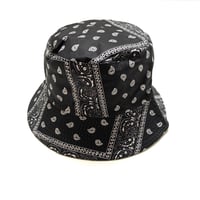 REVERSIBLE PAISLEY BUCKET HAT