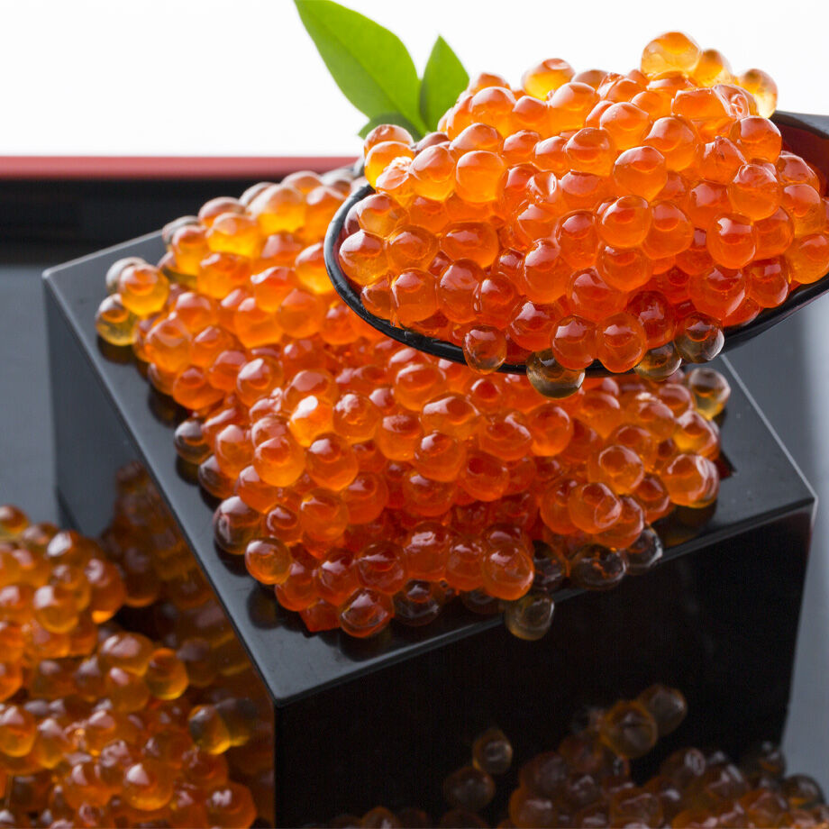 北海道知床半島沖産】 塩いくら ／ 900g | 吉池オンラインストア