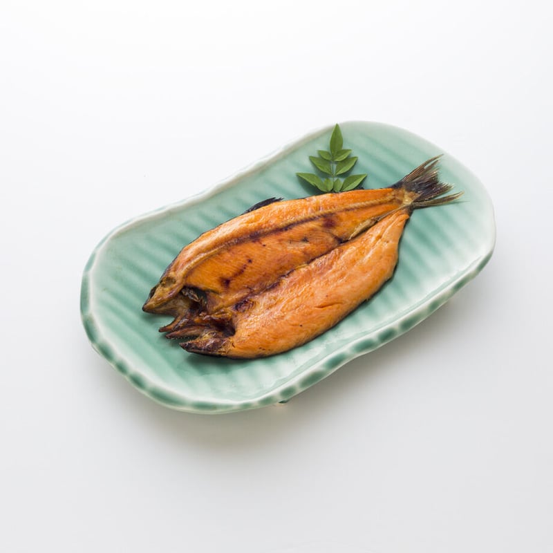 吉池自家製】北海道羅臼産 桜ます一夜干し／1袋（半身） | 吉池