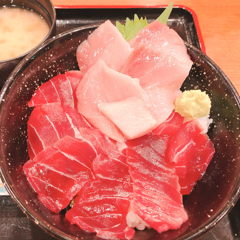 吉池自慢】 天然本まぐろ2点セット（中トロ・赤身）／各200g | 吉池