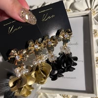 GLAMOROUS Flower