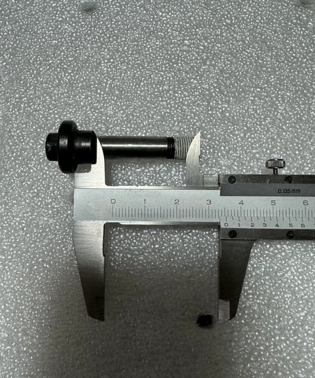 MAVIC　ホイール アクセサリー 　32413001 REAR AXLE BOLT M10/ED10