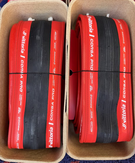 VITTORIA CORSA PRO  限定RED　当店2本セット販売