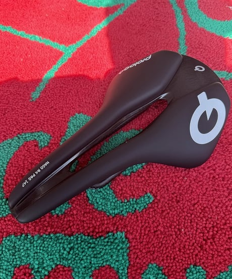 スクラッチNAGO R4 PAS ナックpro限定サドル