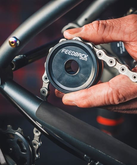THRU-AXLE CHAIN KEEPER