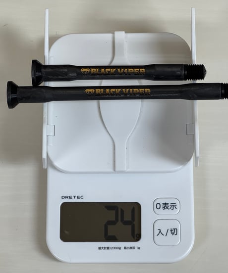 BLACK VIPER　LIGHT AXLE（ライトアクスル）　カーボンスルーアクスル　軽量パーツです。